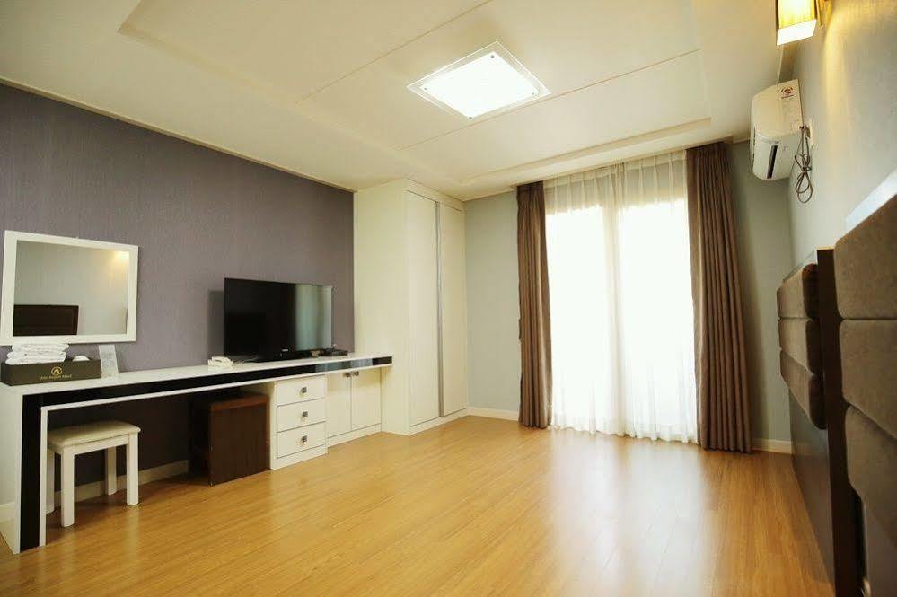 Jeju Airport Hotel Buitenkant foto